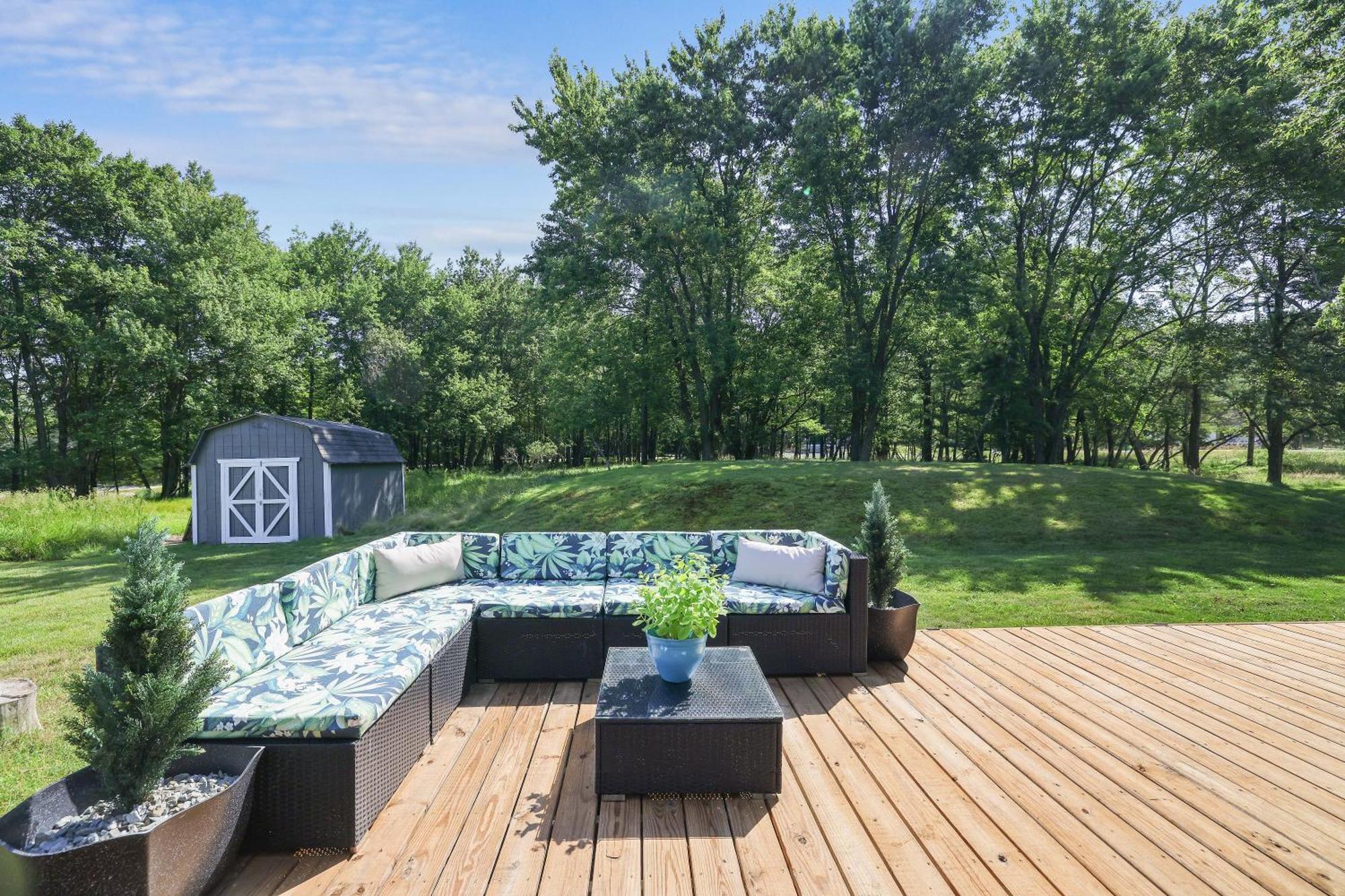 Poconos Brand New Lakefront Oasis 1 Acre, Hottub Gameroom Firepits Talk About Privacy Albrightsville Exterior photo