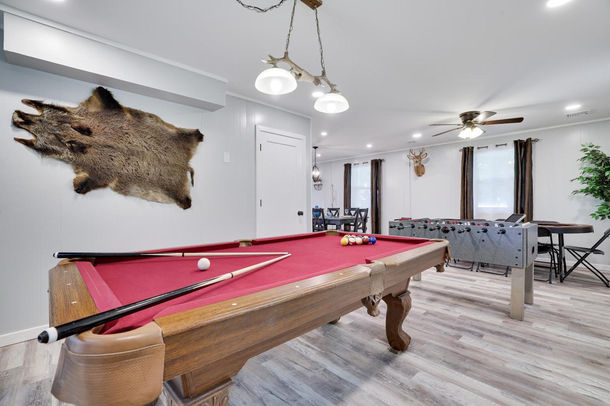 Poconos Brand New Lakefront Oasis 1 Acre, Hottub Gameroom Firepits Talk About Privacy Albrightsville Exterior photo